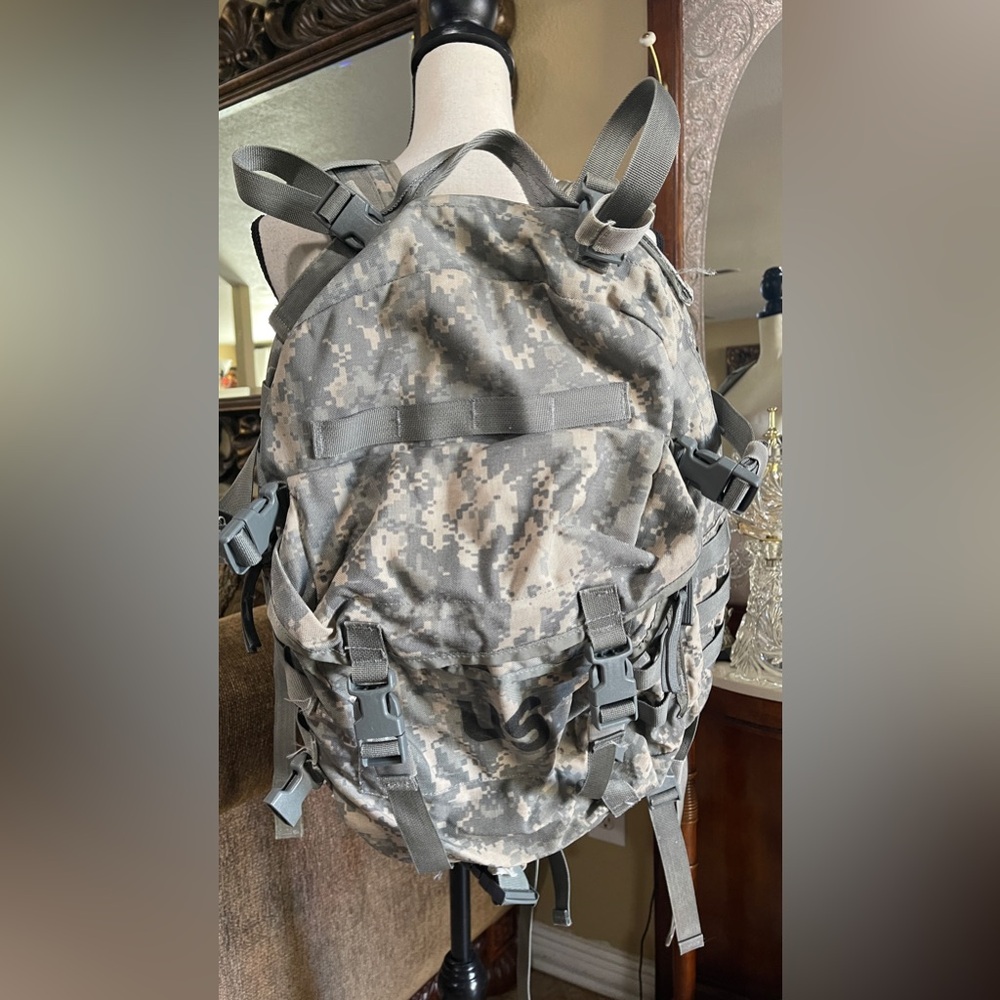 Original U.S. Military Tactical MOLLE II lightweight‎ 35l Camoflage backpack